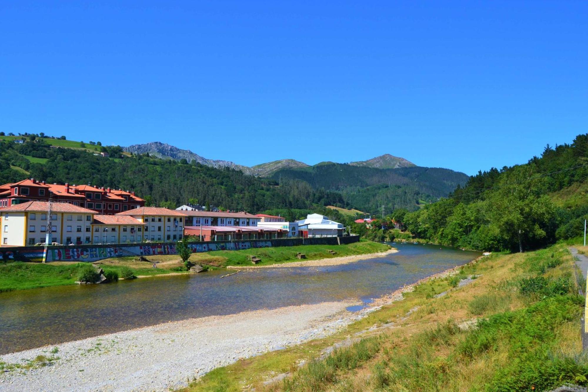 Casa La Gueelina En Asturias Villa Arriondas Bagian luar foto